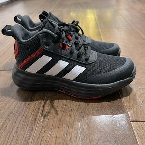 Adidas- OWNTHEGAME 2.0 BASKETBALL SHOES